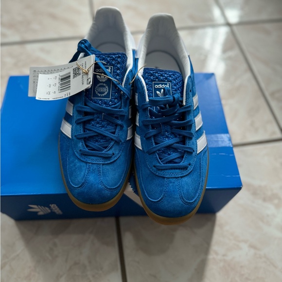 Adidas Gazelle indoor ‘blue bird gum’